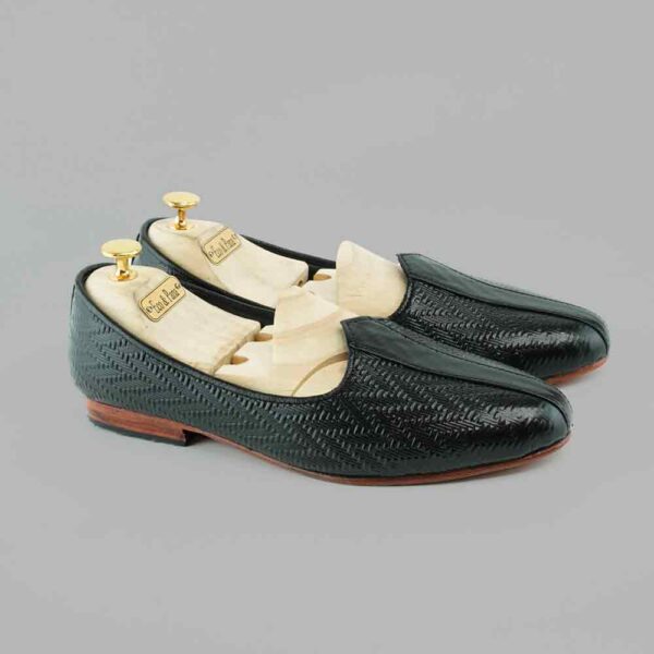 Black Mojari