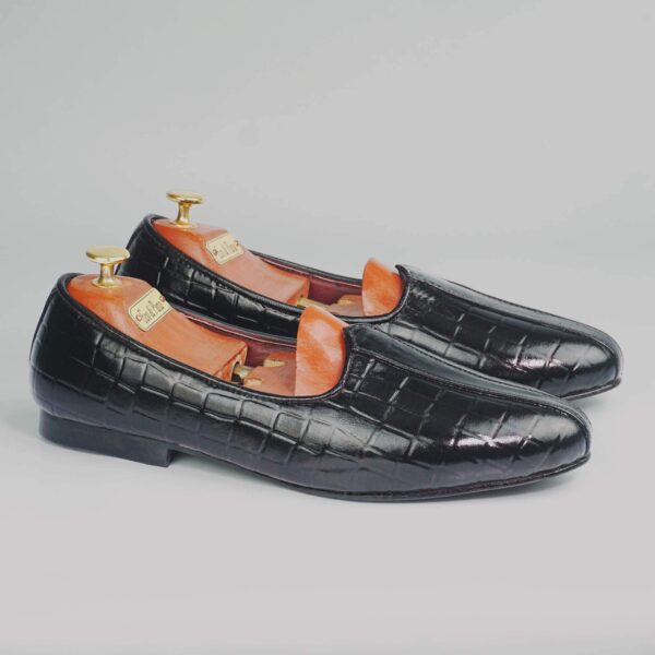 Black Mojari